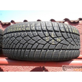 Cauciucuri 225/45/17 Dunlop pentru iarna 1 bucata aproape nou