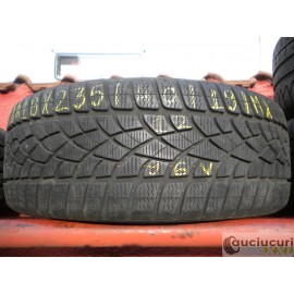 Cauciucuri 235/40/19 Dunlop pentru iarna 1 bucata aproape nou